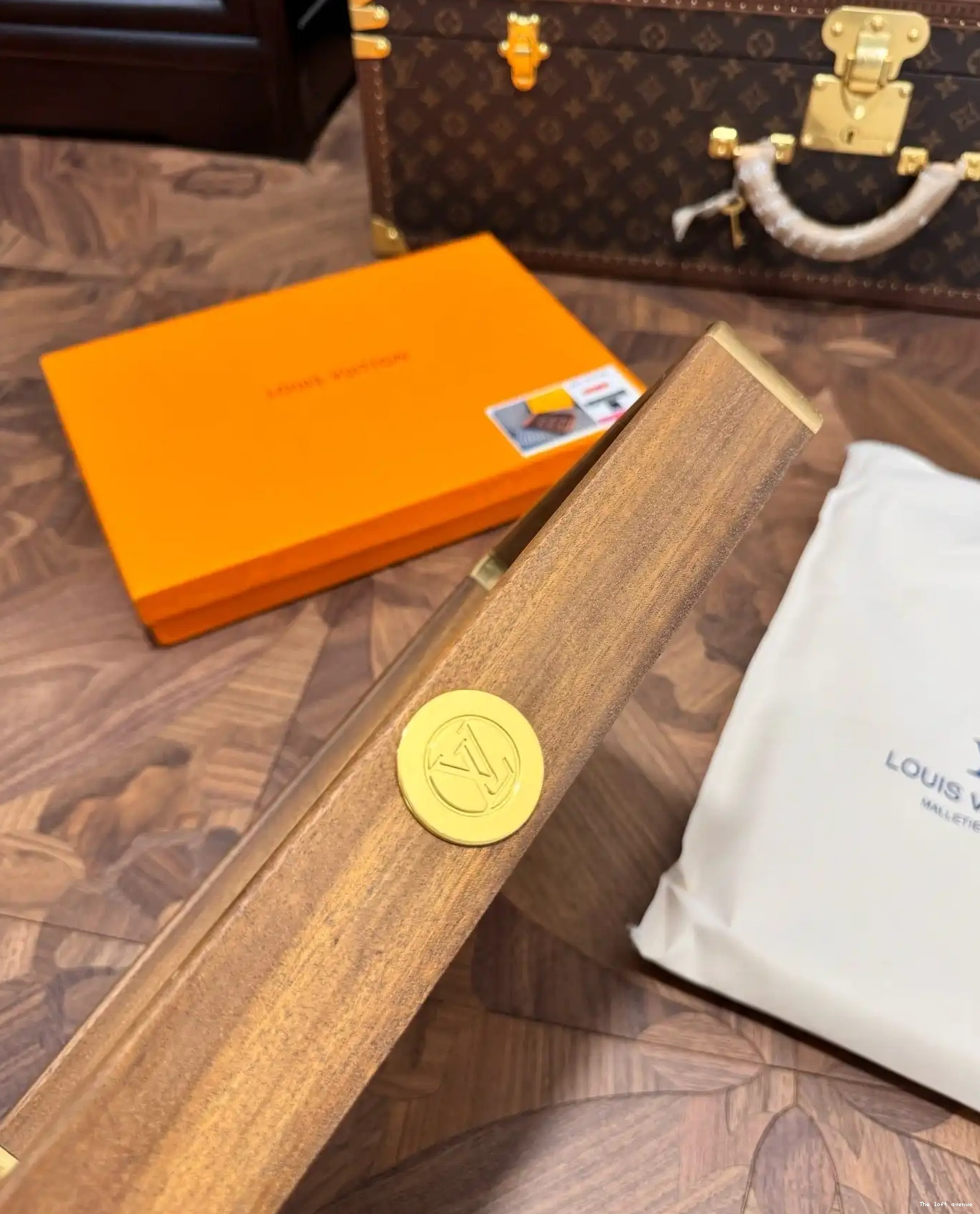 CUSTOM LV SERVING TRAY 0509
